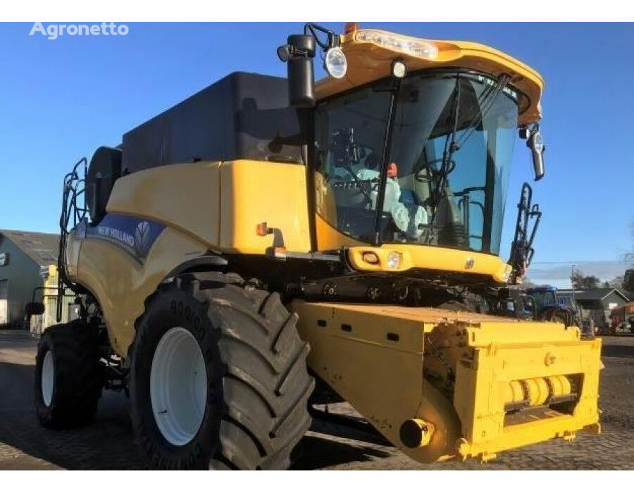 New Holland CR9080 graudu kombains