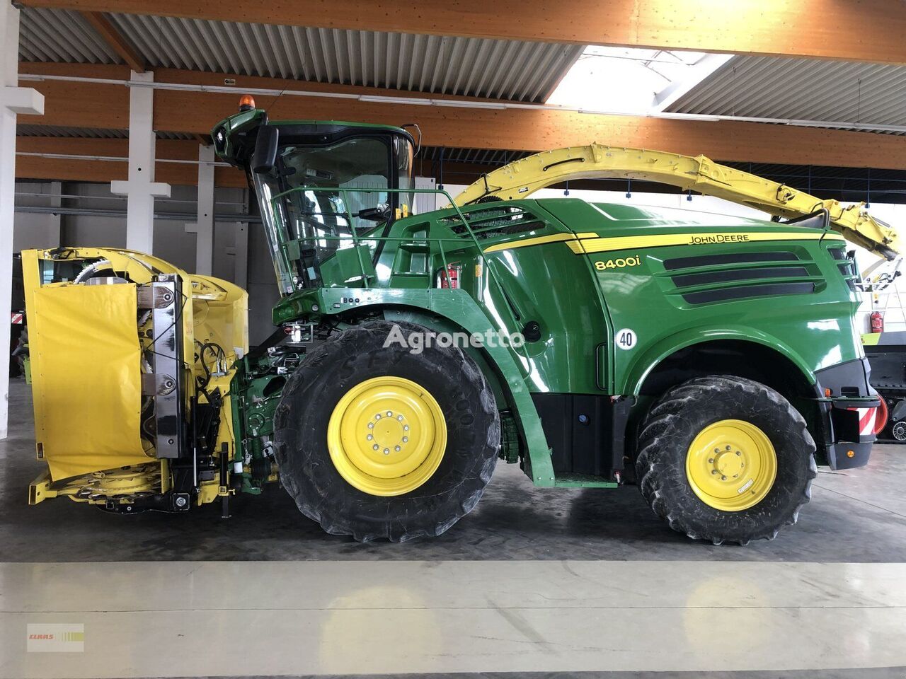 John Deere 8400i lopbarības kombains