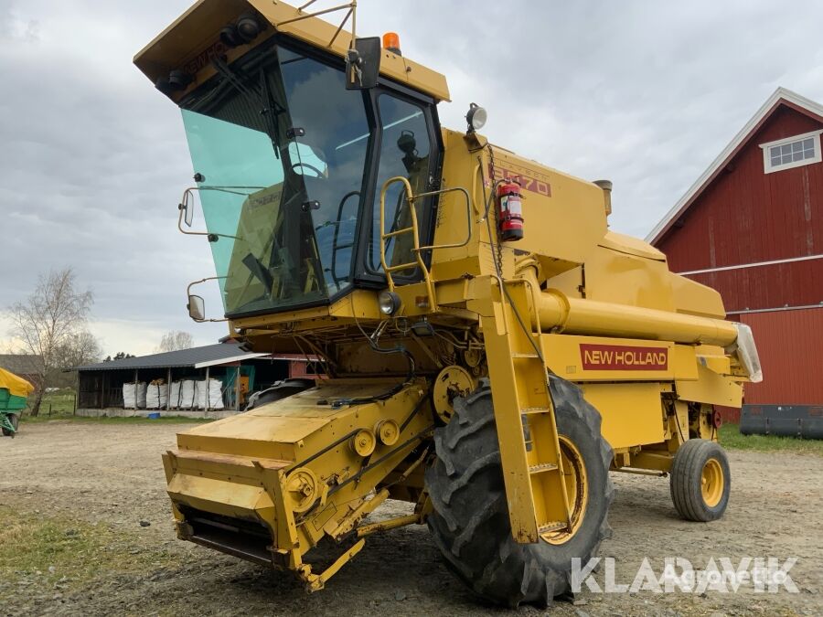 зерноуборочный комбайн New Holland Sperry 8070